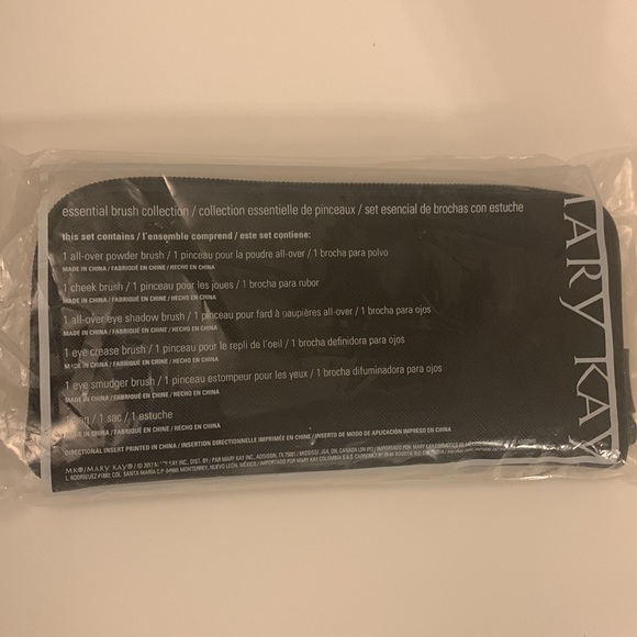 Essential Brush Collection - Picture 8 of 8